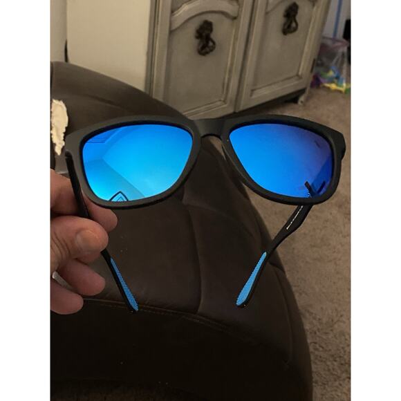 Bebe! Black Ocean Sports And Outdoors Blue Polarized UV400 Sunglasses NWT - Picture 11 of 14